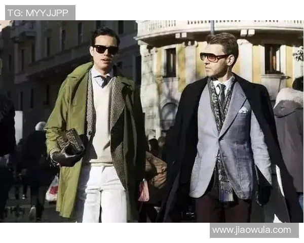 西装革履足球巨星绅士魅力与赛场激情完美结合